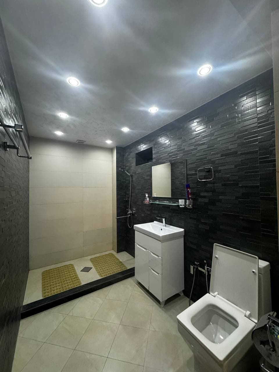 MAPLE HILLS 2