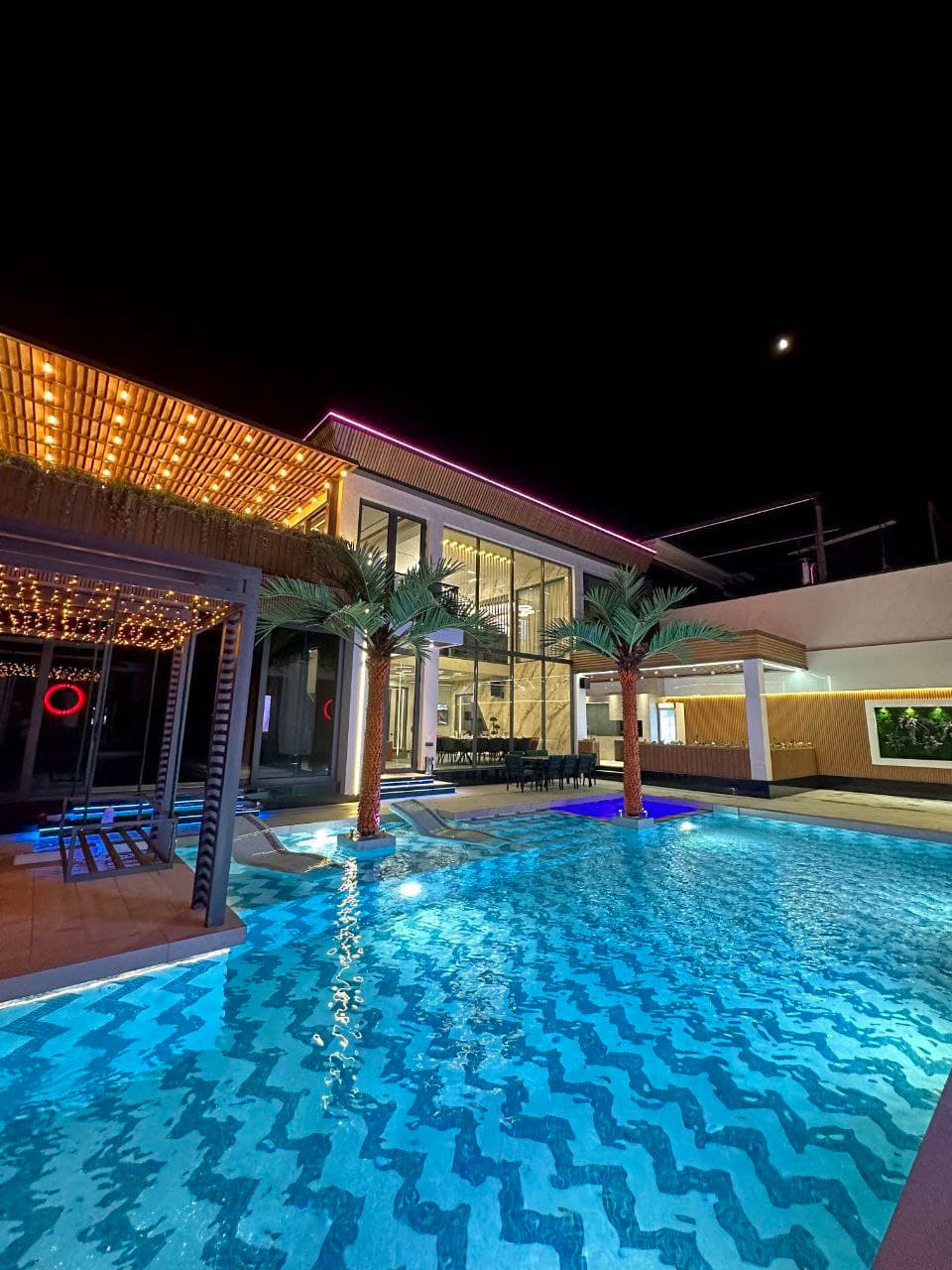 Cocos Dacha — Family Retreat