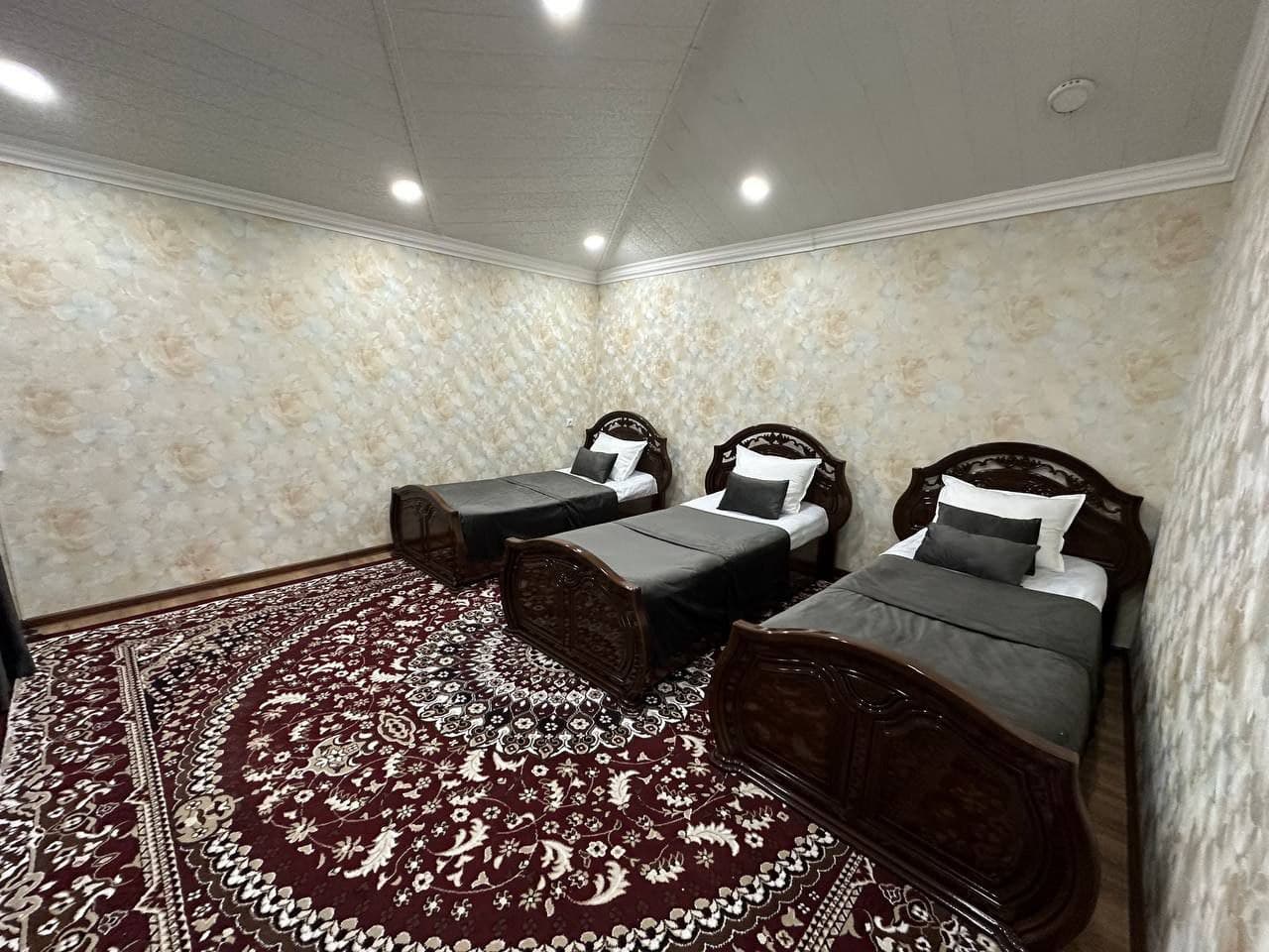 Dacha Plaza 5