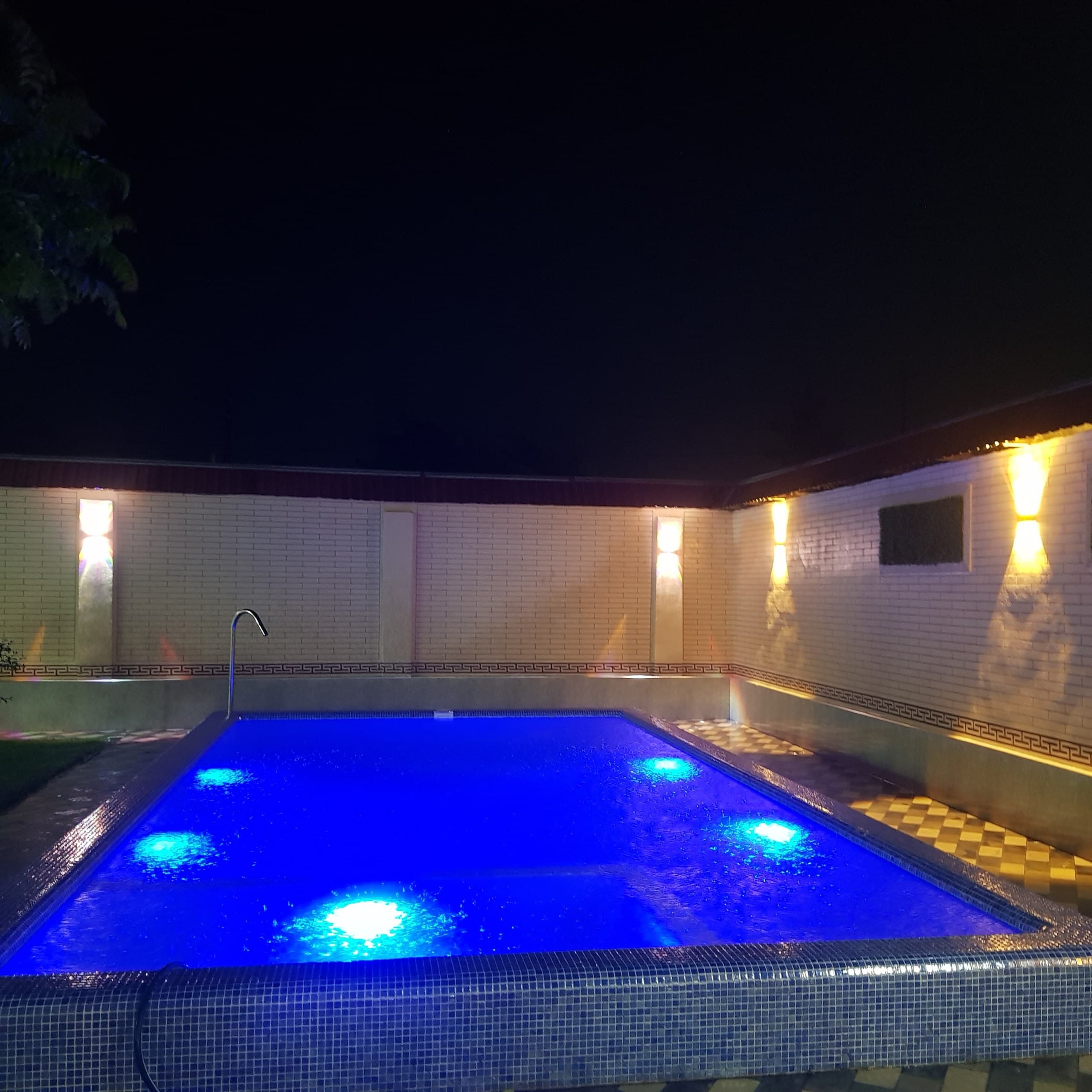 FAMILY HOUSE 2