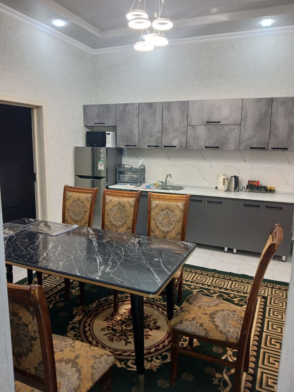 FAMILY HOUSE 4