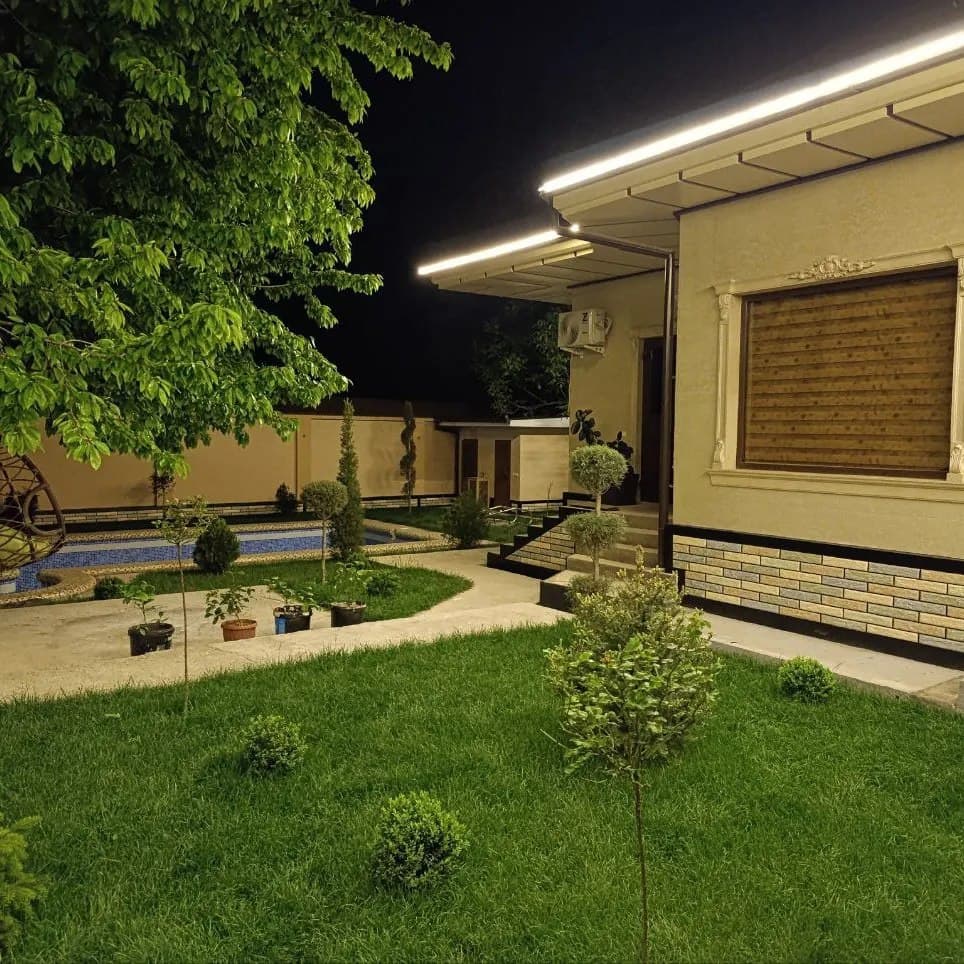 3-Bedroom Dacha in Oqtosh with Pool