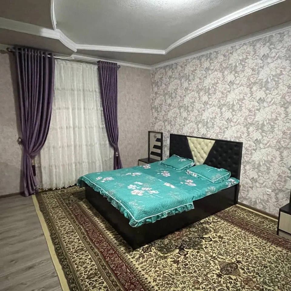 3-Bedroom Dacha in Oqtosh with Pool 4