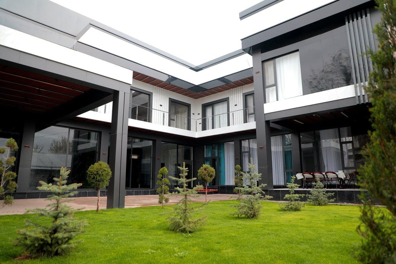 444 Hitech dachasi